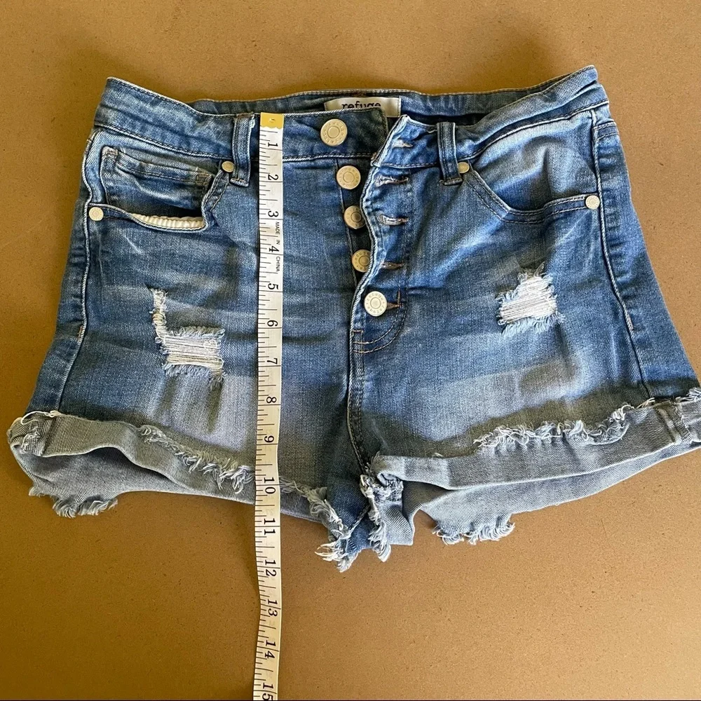 Refuge Distressed Jean Shorts - Picture 3 of 8